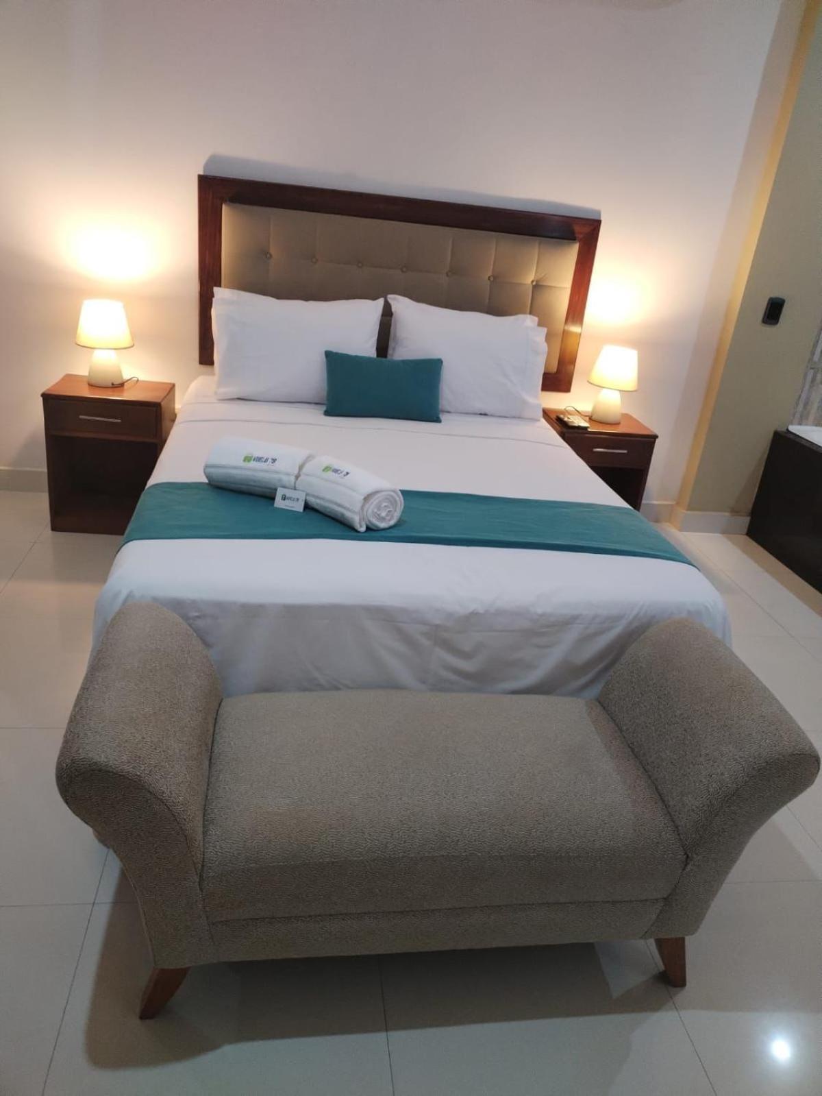 Vuelo 78 Hotel Tarapoto Eksteriør billede