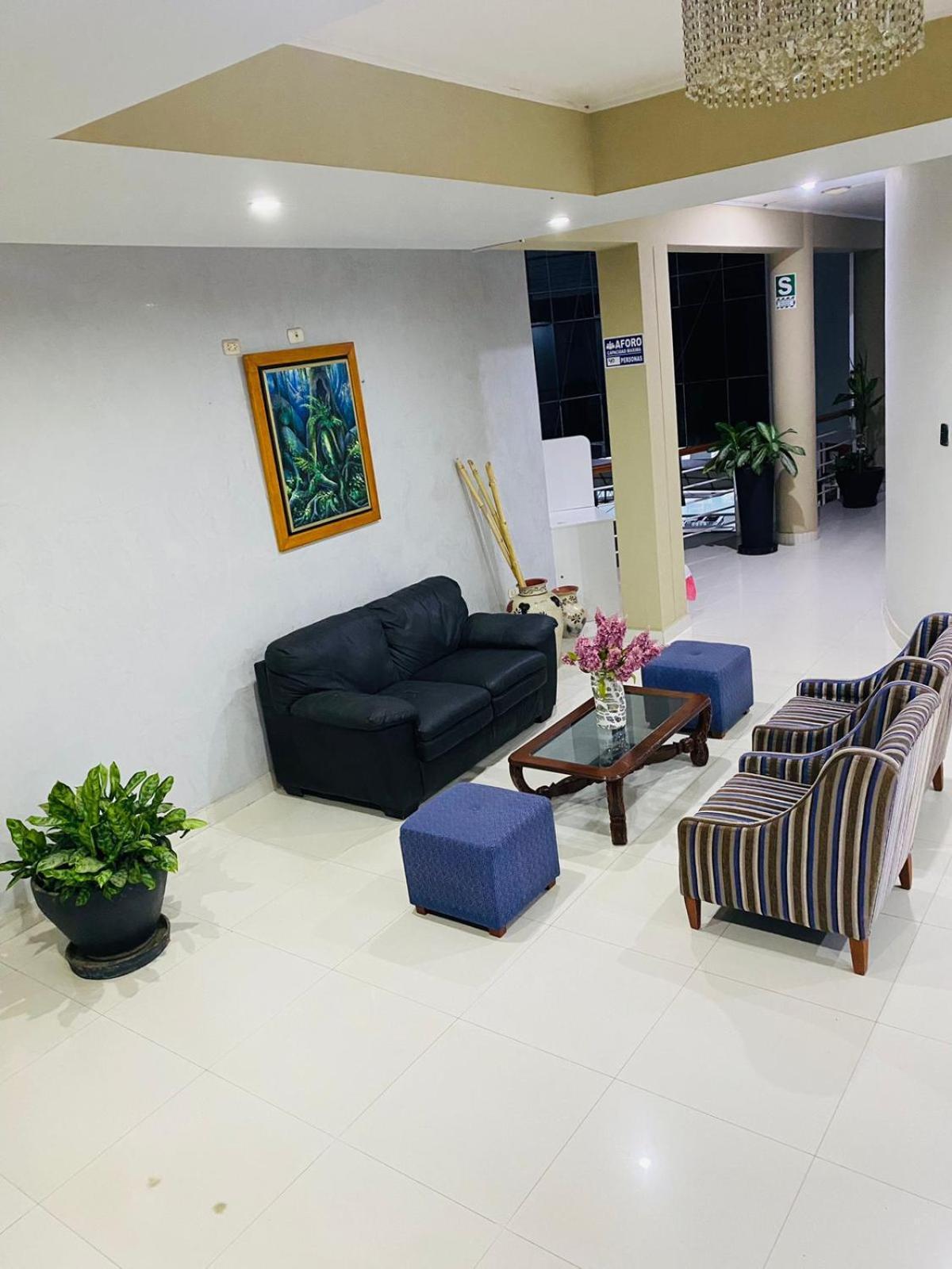 Vuelo 78 Hotel Tarapoto Eksteriør billede